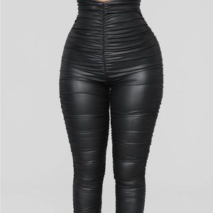 XS fashion nova leggings